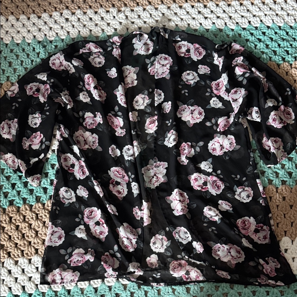 H&M Black Pink Floral Rose Kimono Sheer Cardigan Womens sz Medium